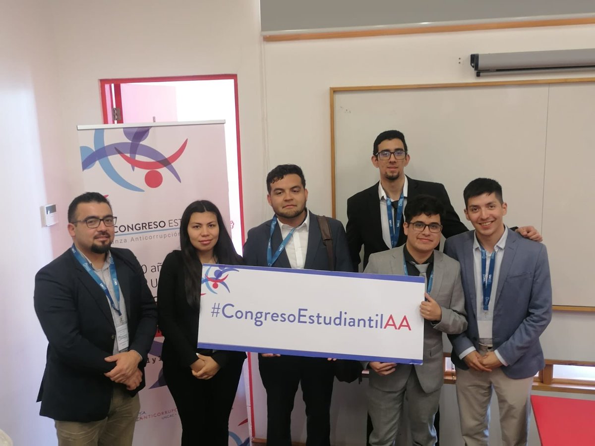 osggn's tweet photo. Participando de lo que fue el 2do congreso estudiantil anticorrupción representando a @apcp_udec. Exponiendo mi trabajo de pre grado junto a tremendas compañeras y compañeros ! Gran organización de la @AlianzaUNCAC  y @uvalpochile https://t.co/mrHQqOcxpM