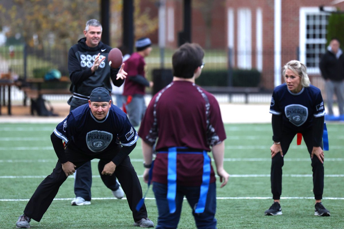 NewAlbanyOhio's tweet photo. Earlier this evening, members of NAPD, PTFD, and the NAHS varsity football team joined forces in the annual flag football game with New Albany Special Olympics athletes. Thank you to everyone who participated! #newalbanyohio https://t.co/JCTChEajS7