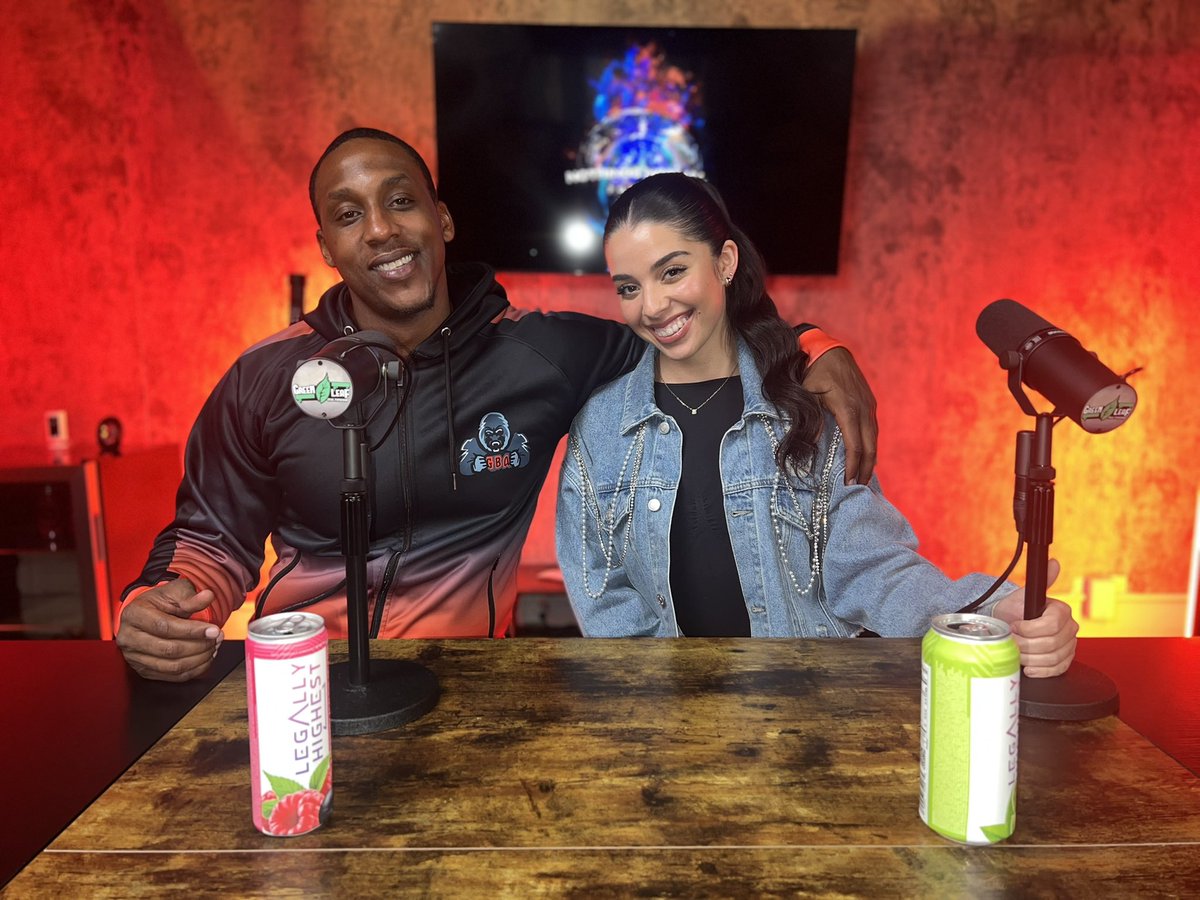 NothingsNormal1's tweet photo. •The Nothings Normal “A Night Of R&amp;B” recap interview series has begun. We kicked it off with amazing talent @velinagreco to discuss her experience performing at The Westchester County Center last Saturday 🔥 be on the lookout for her, her upside is crazy 🚀 https://t.co/TBq8IIJ9CZ
