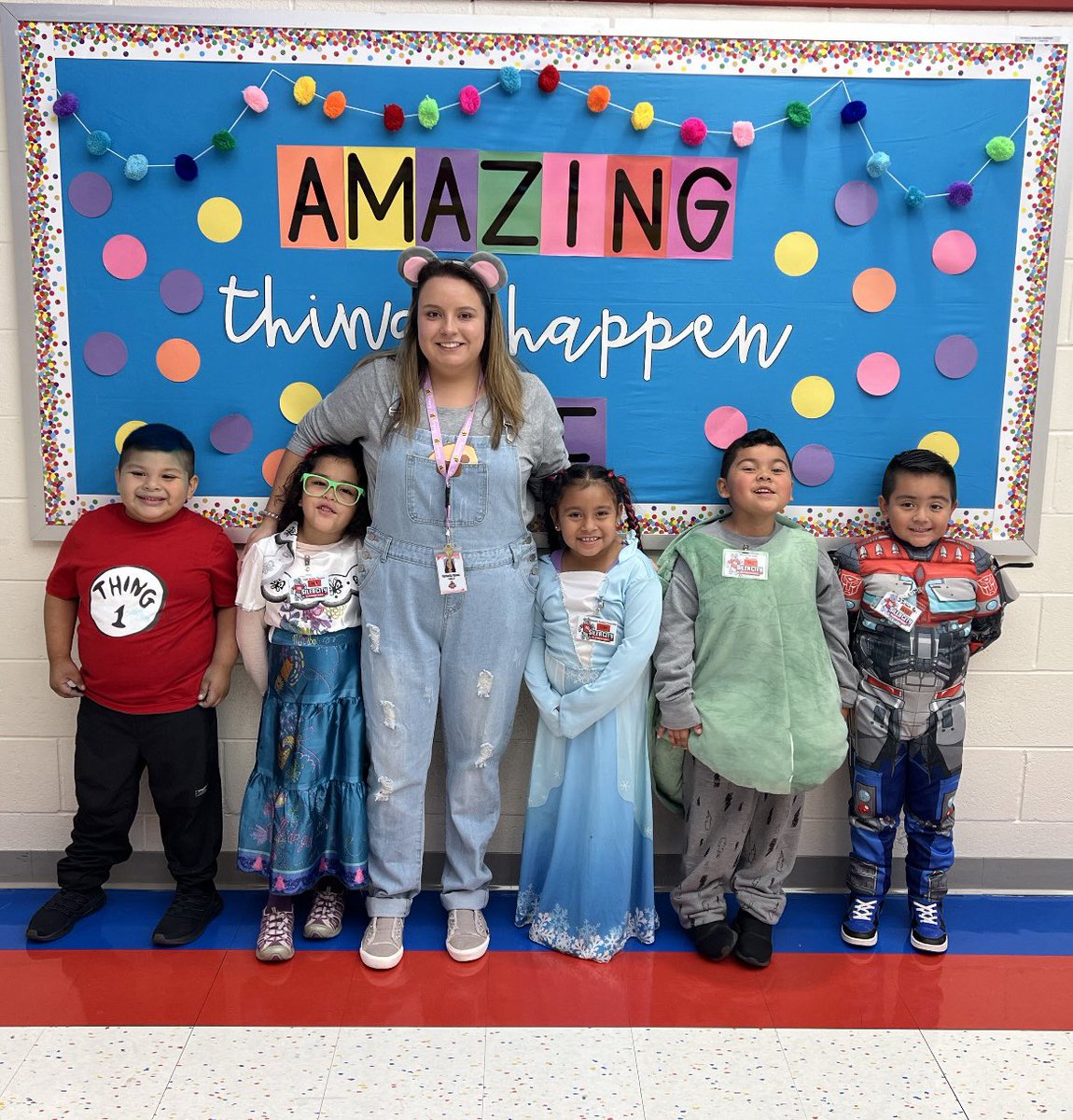 VictoriaPavon98's tweet photo. Happy book character day! 
#SCEBulldogs https://t.co/uRZjaBumc6