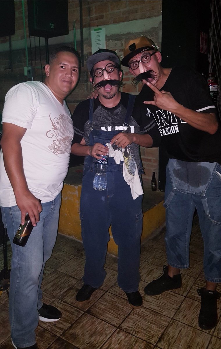 masosalazar's tweet photo. @soylavaneglez @MAXIMA1067FM @Electrolit Buenas tarded hermosa Vane... saludos aun en el trabajo por temas de auditoria.... pero chamba es chamba
Si se puede una rolita de los Demoniaco Cain, saludos y besos https://t.co/U56EDryiwt