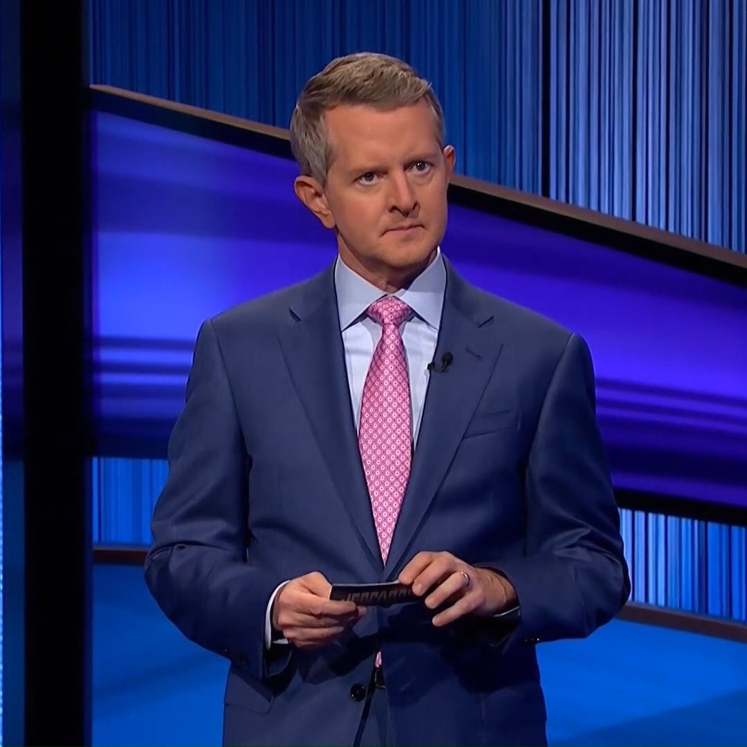 OneEclecticMom's tweet photo. Ken: LUCY! You can't 
bring those 
pigeons in here!                        Lucy, hiding
                                                        them in her purse:     
#Jeopardy https://t.co/BQaUi1kshf