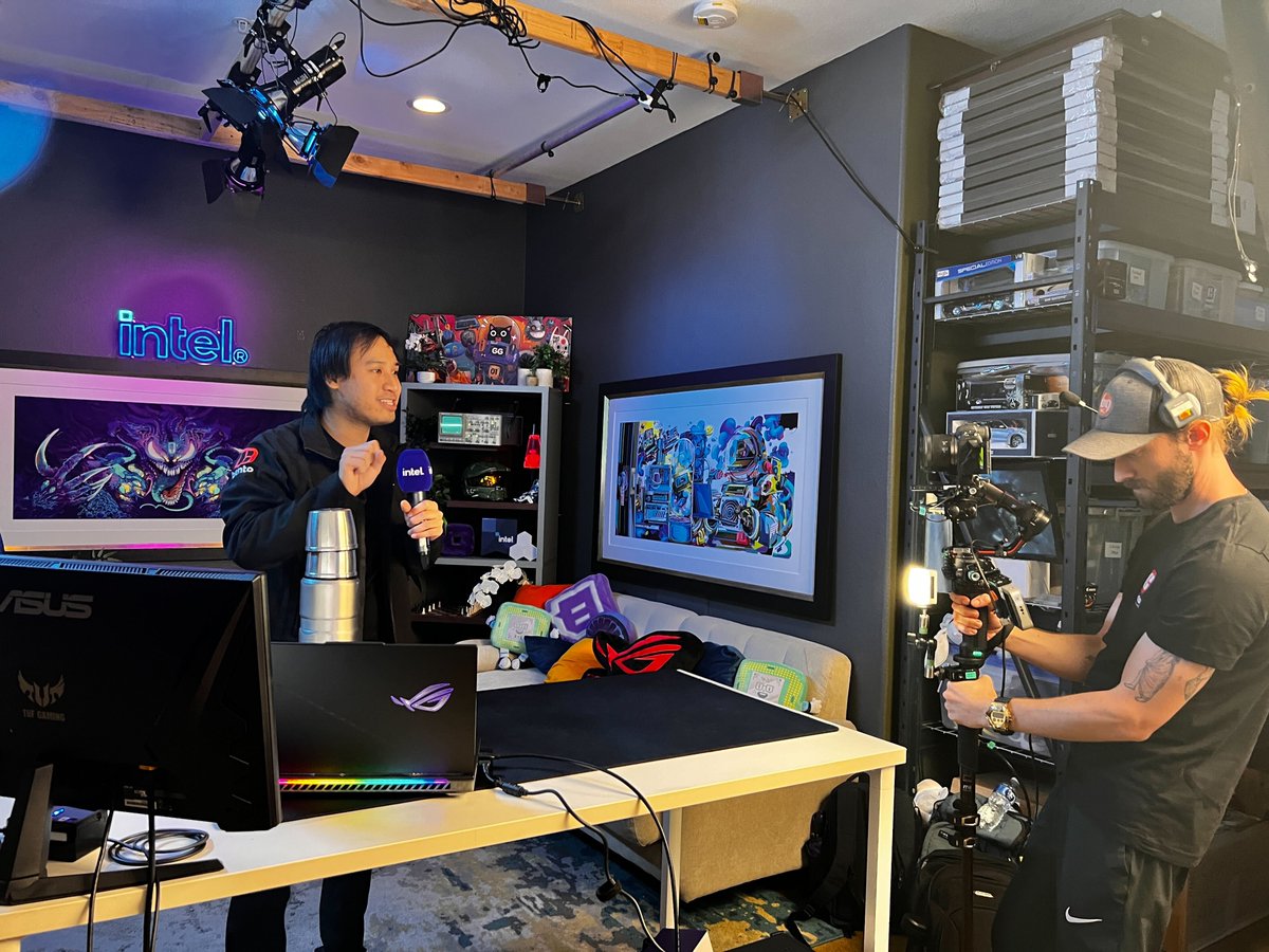 Hope people caught our crew hyping up the  #IntelCore 14 Gen Launch during the pre-show ε-(´∀｀; )