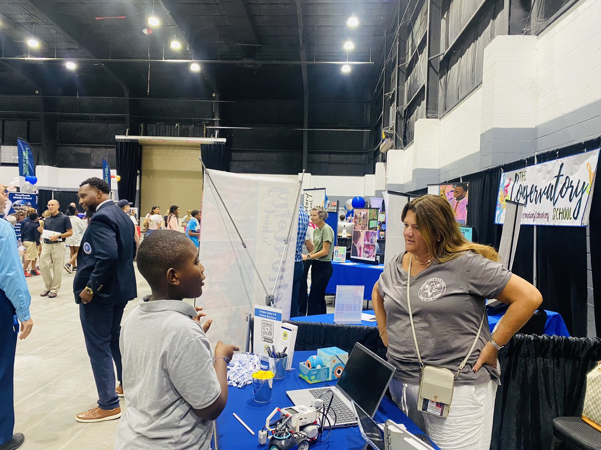 Was great to meet so many families at the <a href="/pbcsd/">The School District of Palm Beach County</a> Choice Showcase! So many wonderful options from K-12! #GoHawks #OneTeamOneGoal <a href="/southPbcsd/">SouthRegionPBCSD</a>  <a href="/TeachPalmBeach/">TeamPalmBeach</a>