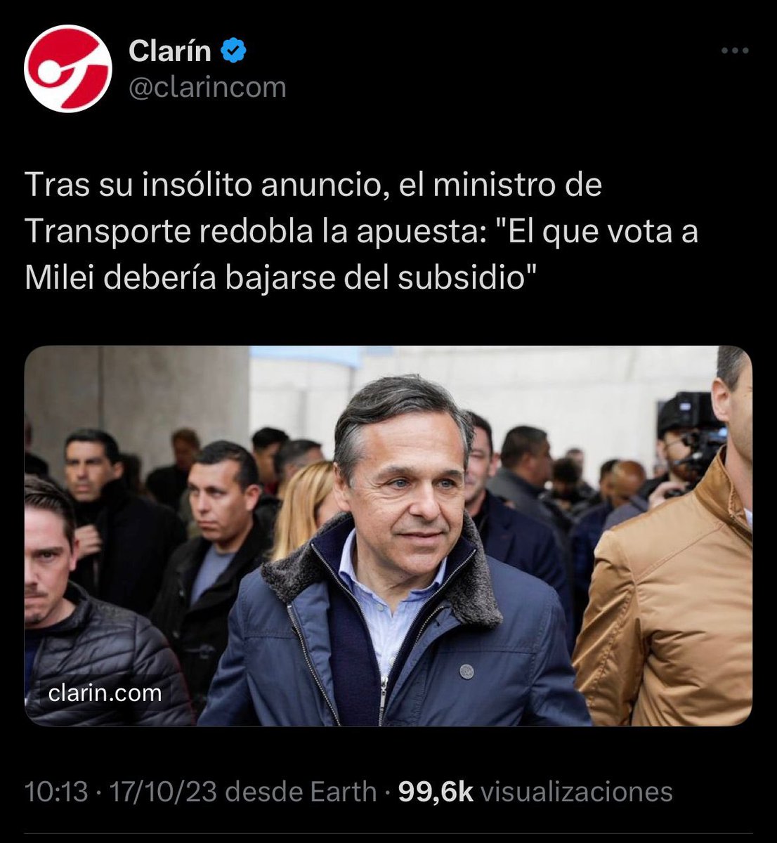 Susana vive en Aldo Bonzi, se despierta a las 5 AM para ir a trabajar, camina 3 cuadras hasta la parada del colectivo con miedo a que le roben o la maten por un celular. Si llega viva viaja mal, apretada, llega a una Ciudad sitiada por los piqueteros, empieza a trabajar tarde, va