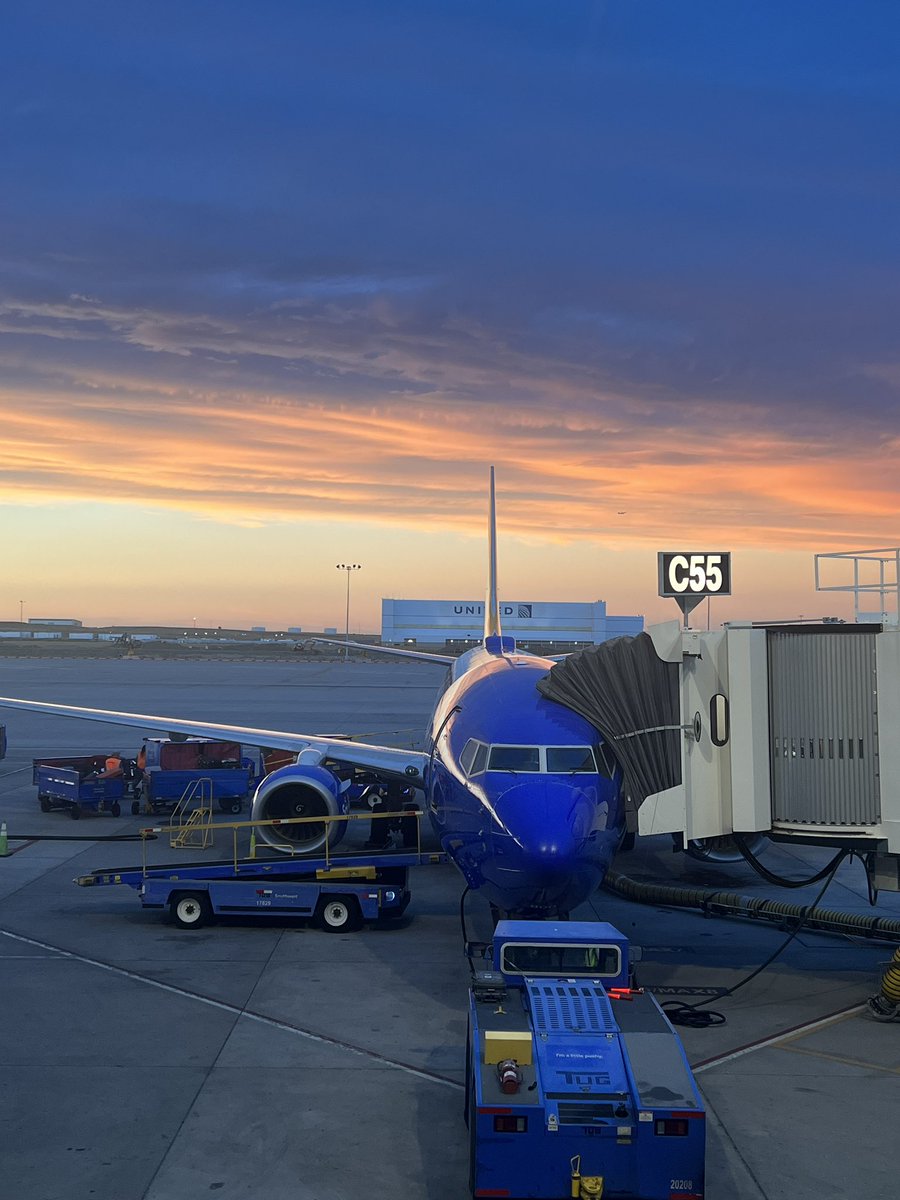 CollierSwecker's tweet image. Beautiful night to fly with @SouthwestAir from Denver!