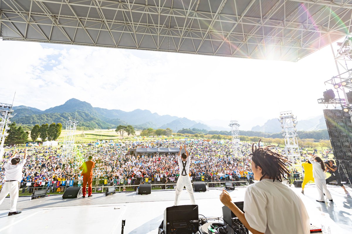 asorockfes's tweet photo. ✌️ASO ROCK FESTIVAL FIRE2023余韻✌️
まさに会場全体が熱狂！熱いステージでした！C&K 😎😎

Photo by TOYOHIRO MATSUSHIMA
@s2toYOU

—————

引き続き、阿蘇ロックを楽しもう🙌🙌

【オフィシャルグッズ】
https://t.co/XIJEUdLjUu
好評につき追加販売決定！
販売期間：10月13日（金）0時〜10月20日（金）23時59分
※アーティストコラボ商品は受注生産となります

詳しくは阿蘇ロックHPからご覧ください💁‍♀️💁‍♀️

#阿蘇 #阿蘇ロックフェス #阿蘇ロック #ロックフェス #音楽フェス #音楽ライブ #フェス #野外フェス #音楽イベント #熊本イベント #野外イベント #熊本イベント情報 #南阿蘇 #南阿蘇村 #アスペクタ #南阿蘇アスペクタ #阿蘇山 #kumamoto #aso #阿蘇ドライブ #阿蘇ツーリング #阿蘇観光 #アウトドア #熊本ドライブ #熊本キャンプ #音楽好き #音楽好きな人と繋がりたい
