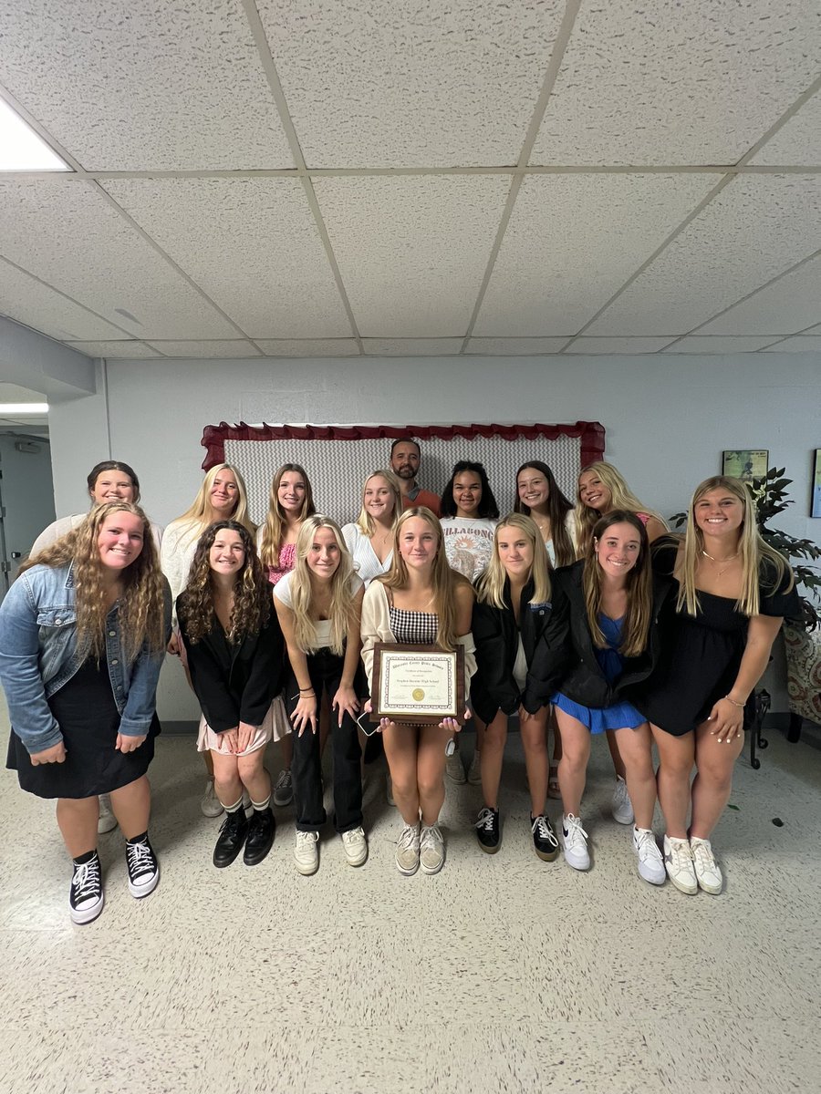 RyleighSmith22's tweet photo. Today my high school softball team got recognized for winning the 3A Regional Championship! I also was recognized for my 1st Team All Conference! Let’s go Decatur! Soon enough it will be March 1st. 😈💙🤍@SDHS_sb @SDHS_Sports @KurtzScott1 #136days https://t.co/o3OlA1RVOx