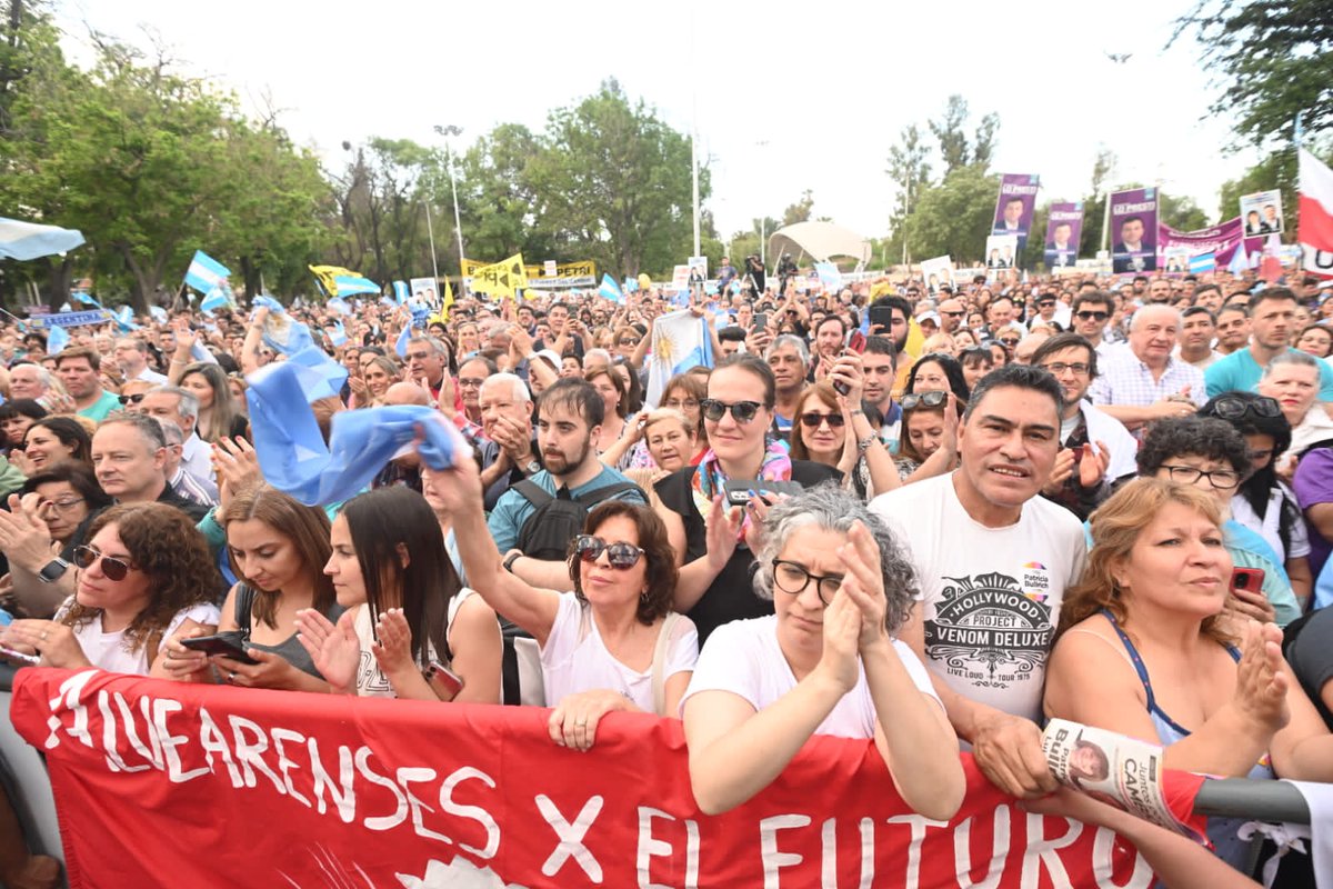 Podemos cambiarlo todo, sin destruirlo todo 💪🇦🇷
Por una Argentina con progreso y oportunidades, este domingo 22 es con <a href="/PatoBullrich/">Patricia Bullrich</a>, <a href="/luispetri/">Luis Petri</a> y el equipo de <a href="/juntoscambioar/">JxC Juntos por el Cambio</a> 💯👏