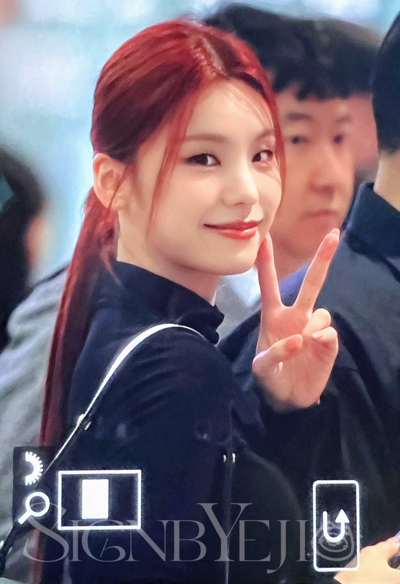 SignbYeji277's tweet photo. 𝟐𝟑𝟏𝟎𝟏𝟖

굿모닝!!✌️

#예지 #옞덩봤덩 #ITZY #YEJI https://t.co/Cc7phBOnog