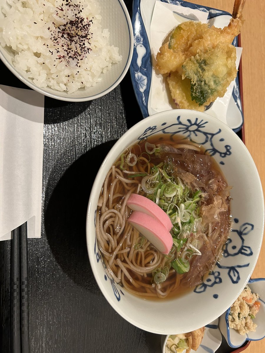 manoura_meshimi's tweet photo. 10/17(火)昼
 #きく乃
 #ランチ
 #ご飯 https://t.co/rQ0B5TLF5h