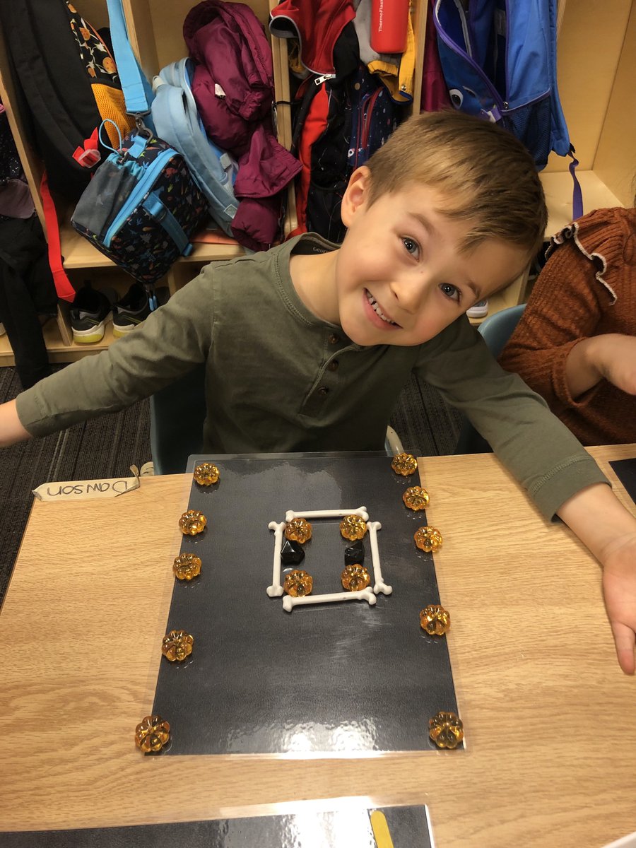 MissScime's tweet image. 🍁 Fall vibes in our centers this week @MissElliott__! 🎨✏️ Students are crafting fall scenes, mastering their name writing (+ peers) &amp;amp; spelling, playing letter recognition games, and diving into fine motor crafts. 🍂👏 #LearningFun #FineMotorSkills