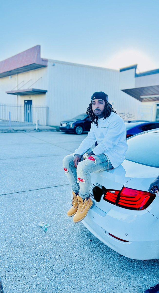 loujefe_'s tweet photo. Came up under#Made niggas https://t.co/Hd49OBvbDh