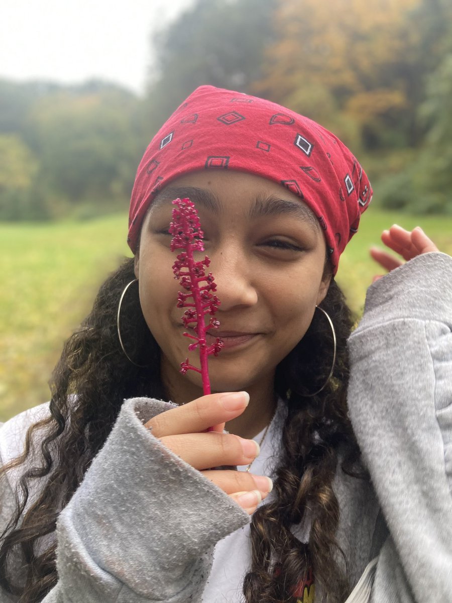 kls_natureED's tweet photo. Academic success starts with building a community. Social studies students @RCSDAMDA worked together to create symbols of community out of natural objects. @RocEcologyP @EarthworksCFY #socialstudies #community #naturebasedlearning #joyinteaching https://t.co/yI7mZGQIUZ