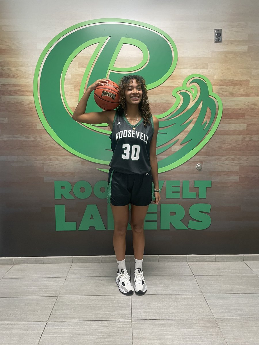 Excited to announce my commitment to <a href="/RooseveltWBB/">Roosevelt Lakers Women’s Basketball</a> thank you <a href="/CoachDeonT1/">Coach Deon Thomas</a> 
I would to thank <a href="/ChiHoopsExpress/">(CHE) Jerald Davis</a> for taking a chance on me. A special thank you to <a href="/trueballnation/">Stan Stewart</a> for believing in me and pushing me. There isn’t a better trainer out there!!!