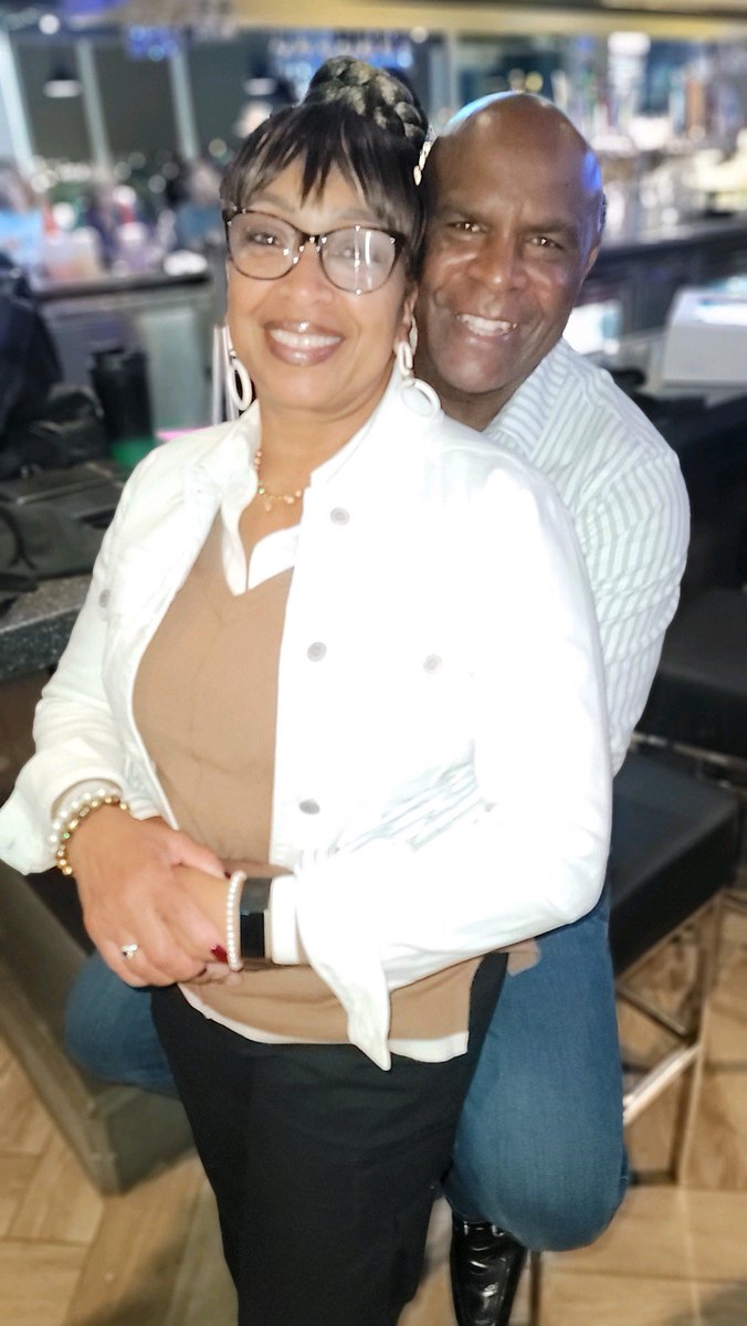 SkyMan1215_'s tweet image. Congrats 🎊🍾 to my lovely wife Ramona, on her retirement from the USPS of 32 years. A wonderful wife, and grandmother. She can’t wait to spend more time with the kiddies! Thanks everyone who came out to help celebrate at Top Golf Nashville. Rain, sleet, snow, it’s time to go! ❤️