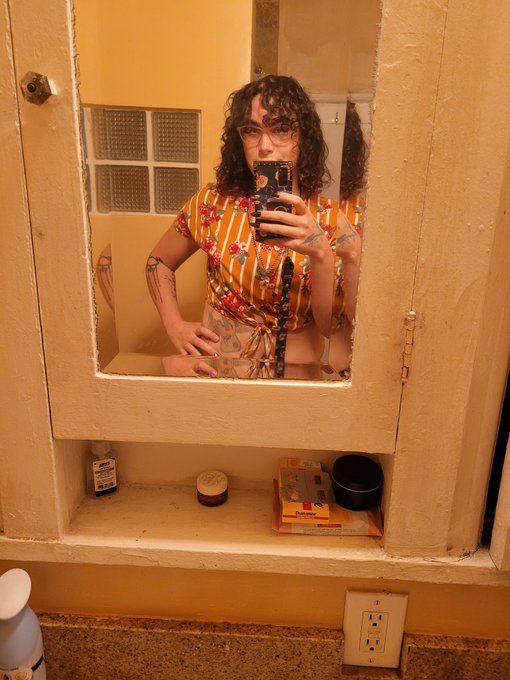 Gonna be passing pheonix next month probably the 5th, open for shoots, duos, and sessions! https://t