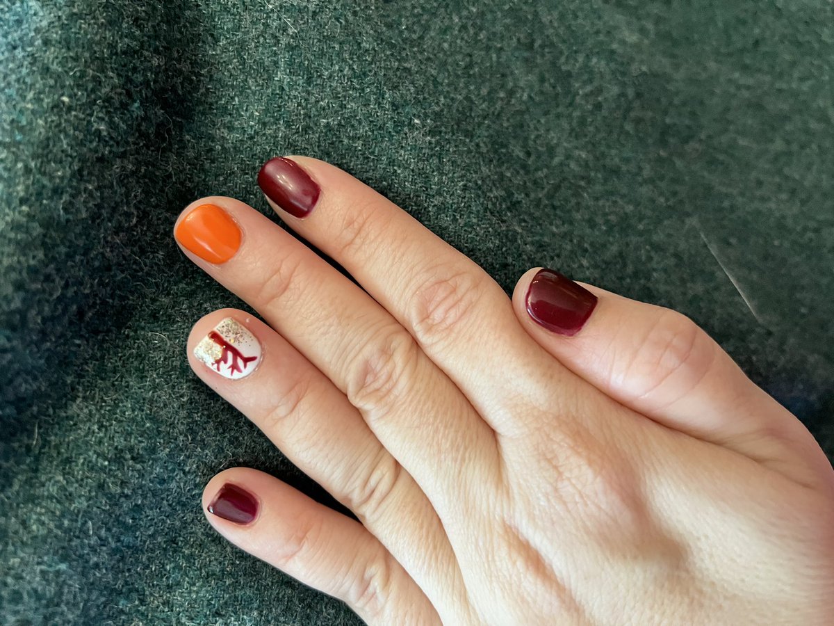 Prête pour l’automne / ready for fall 🍂🍁
Thank you so much the beauty garden for your amazing work 🥰🥰
#shellacnails #fallnails
