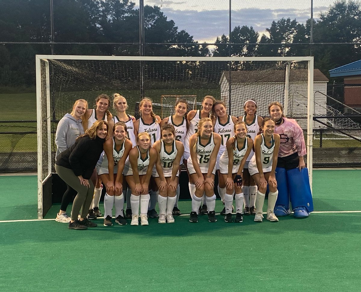Congratulations to our JV field hockey team on their amazing, undefeated season 💚💛