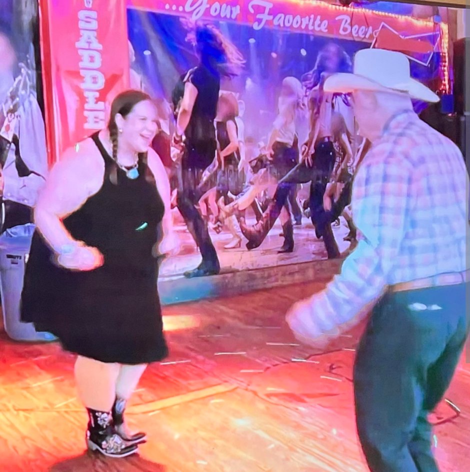 AnnLea0624's tweet photo. What is up with these boots?!?!?!? 😂😂. Does she have any idea how ridiculous she looks?? Please in the name of all things holy, put some clothes on at least a bra. #mybigfatfabulouslife #whitneywaythore #babyboots https://t.co/gz1TTcBjUk