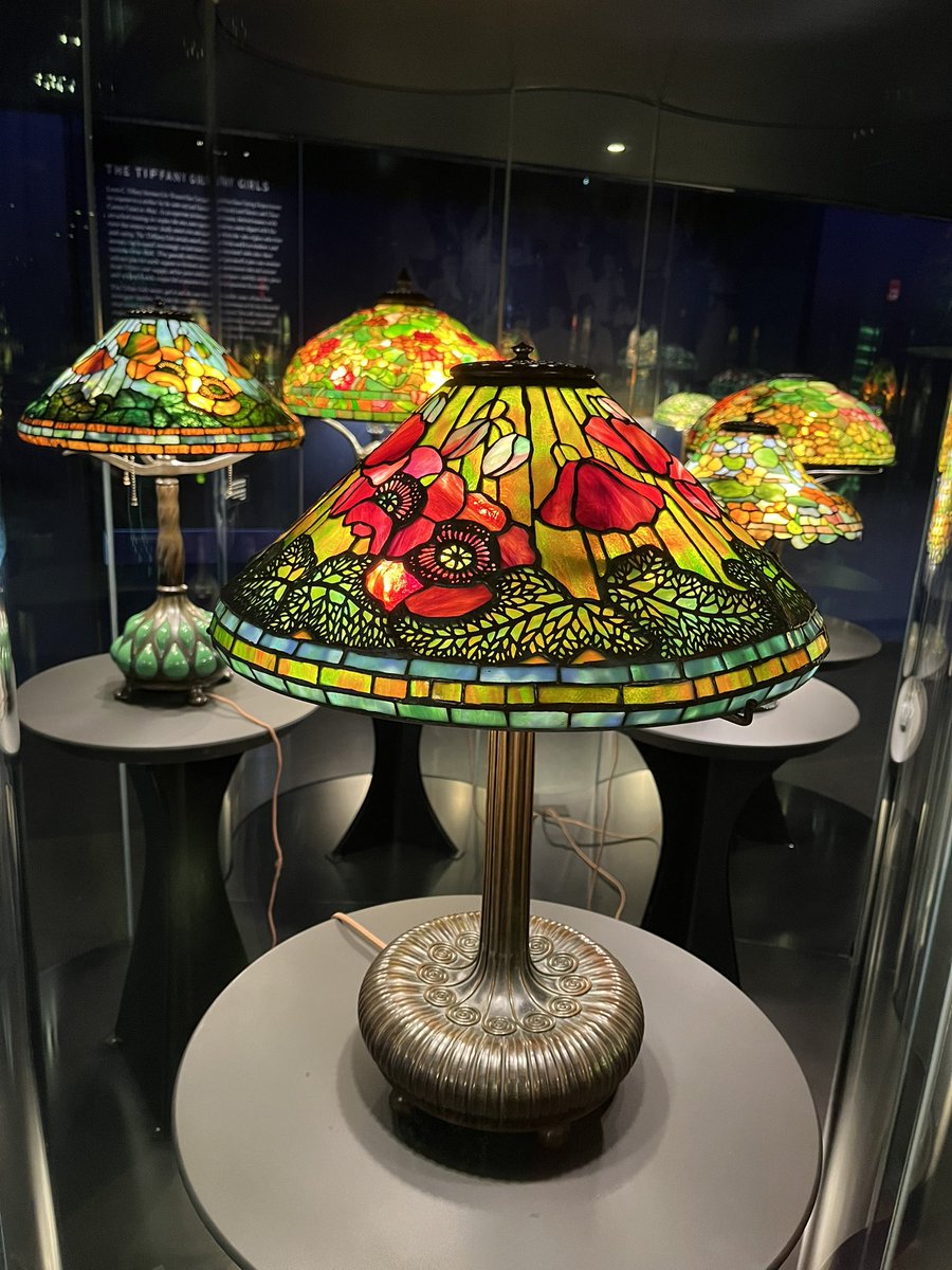 I saw a lot of things in NYC today but I can’t stop thinking about these glorious Tiffany lamps. I would like one for every surface in my house, please. Thanks @NYHistory for the fantastic first visit!