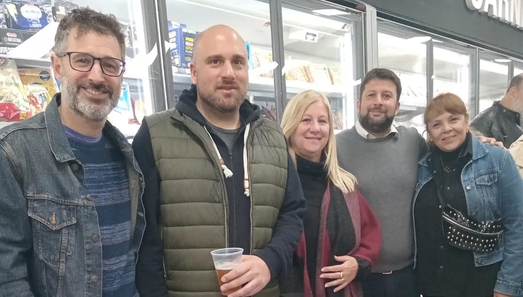 Junto al secretario de Desarrollo Productivo <a href="/santi_muniz_/">Santi Muniz</a> participamos de la inauguración de una nueva sucursal de "SupermercadosZeta".Gracias a Emilio y a toda la famila de @supermercados_zeta por seguir invirtiendo en nuestra ciudad y seguir generando más trabajo genuino