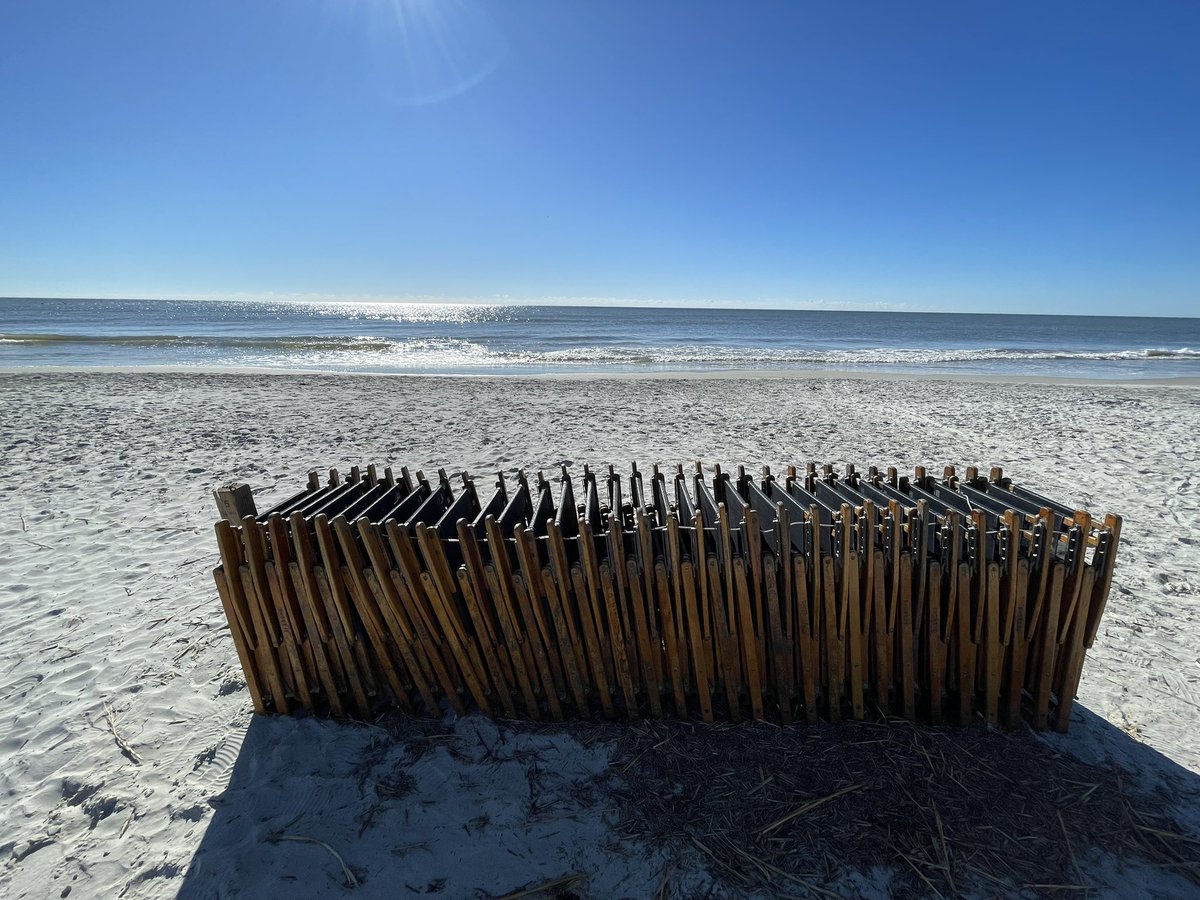 mblawt's tweet photo. Fascinated by the ocean tides at Hilton Head. High/low tide on roughly a 6 hour cycle.
High tide just after 10 this morning on left. Low tide just before 5 this afternoon on right
Water edge difference is about 160 steps #numberguy https://t.co/qh6LVhFU1G