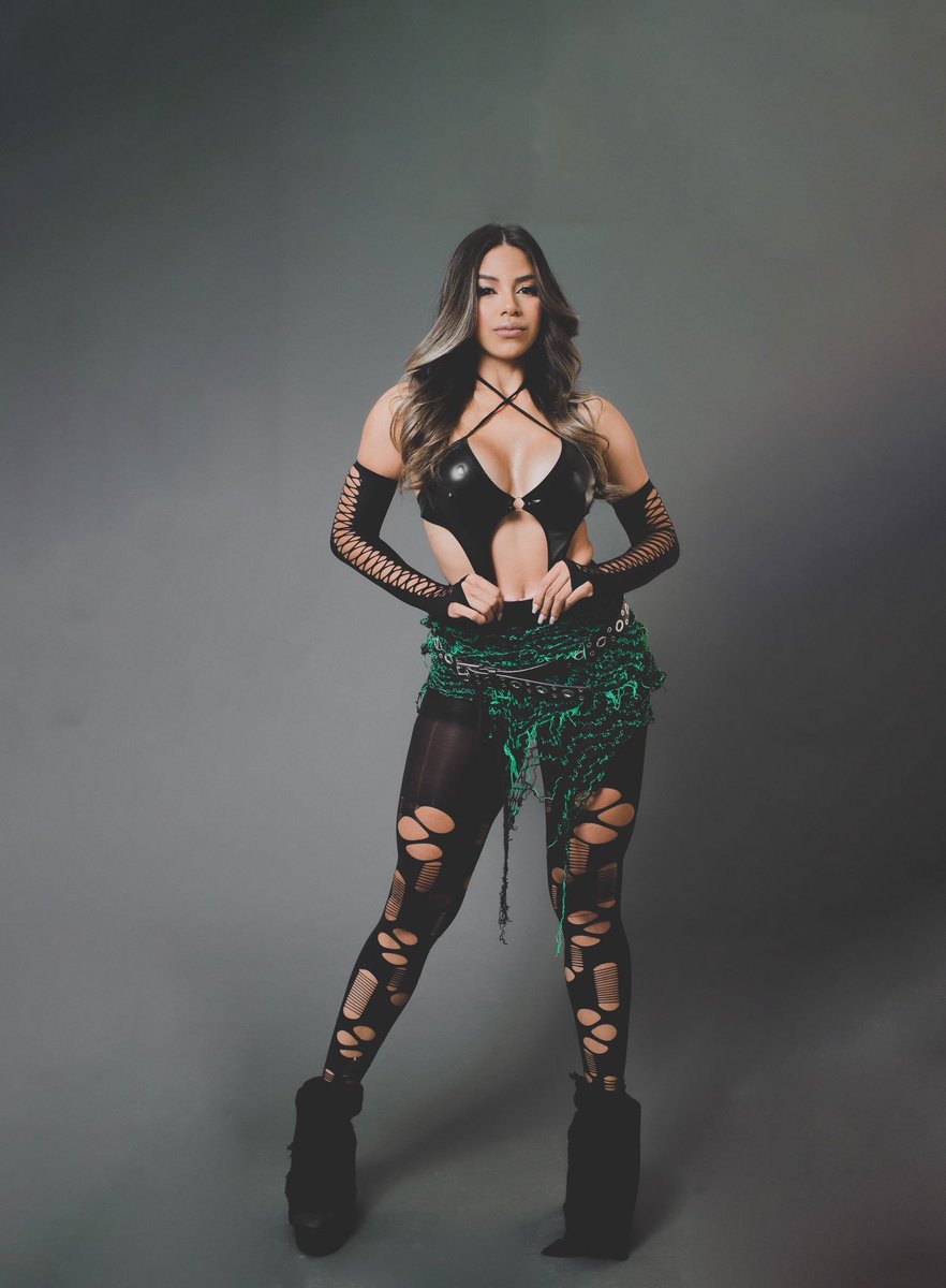 maiteguimaraesf's tweet image. MIDIA KIT MANU AMORIM 
#stylist #directioncriative #gorpcore