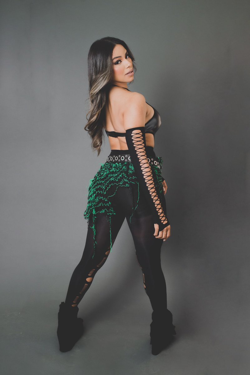 maiteguimaraesf's tweet image. MIDIA KIT MANU AMORIM 
#stylist #directioncriative #gorpcore