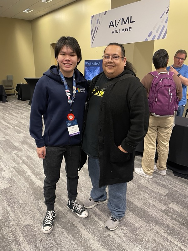 aarontng_'s tweet photo. I received 2 BlueHat commemorative medallions from the "Boss"!!  Thank you @ElJefeDSecurIT 
@MSFTBlueHat https://t.co/07yJui0l5N