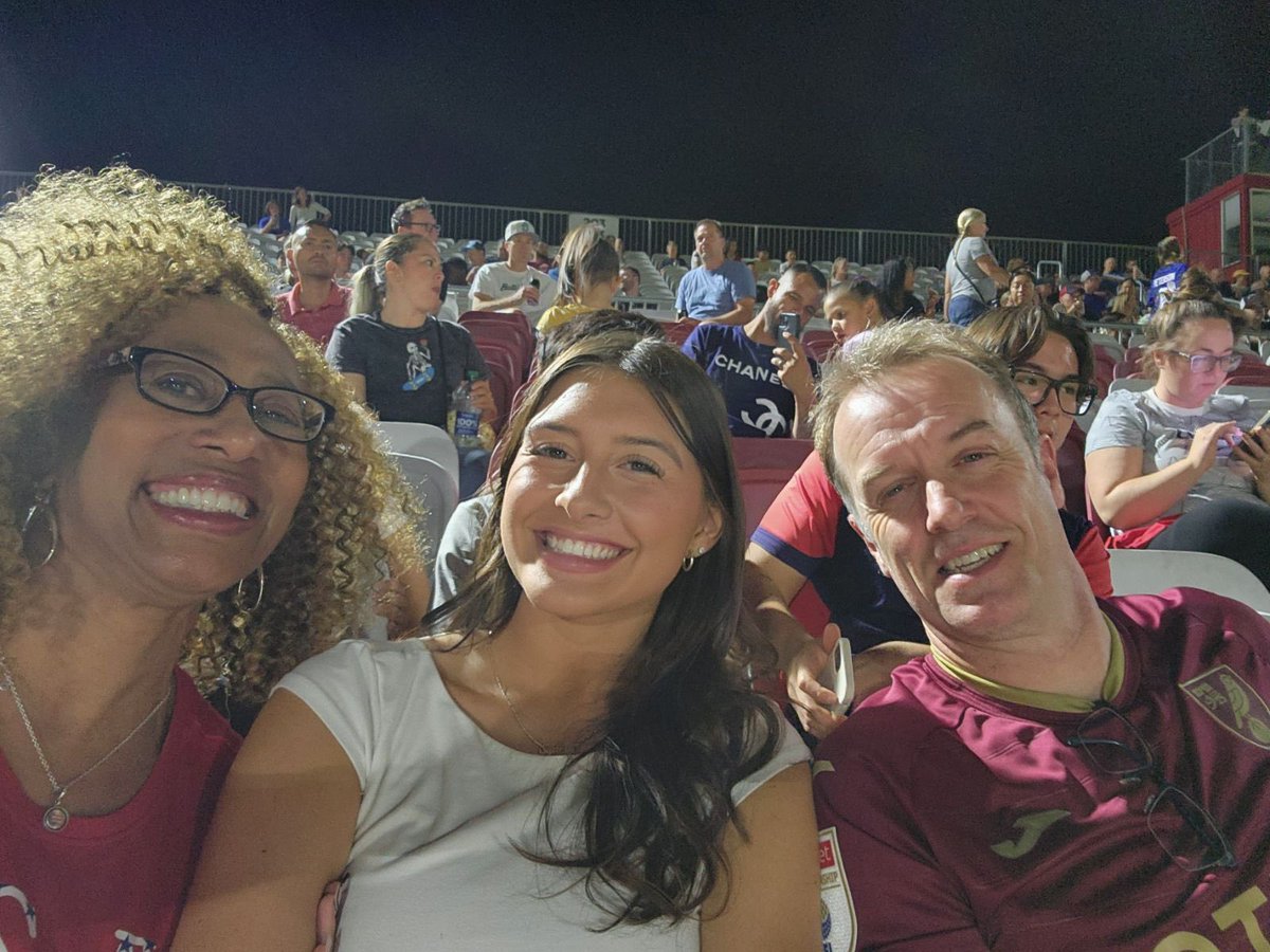 davito1973's tweet photo. @CanariesATP we were JT/Canaries/USA fans in Phoenix tonight 🇺🇸💛💚 https://t.co/bEdumhrGEI