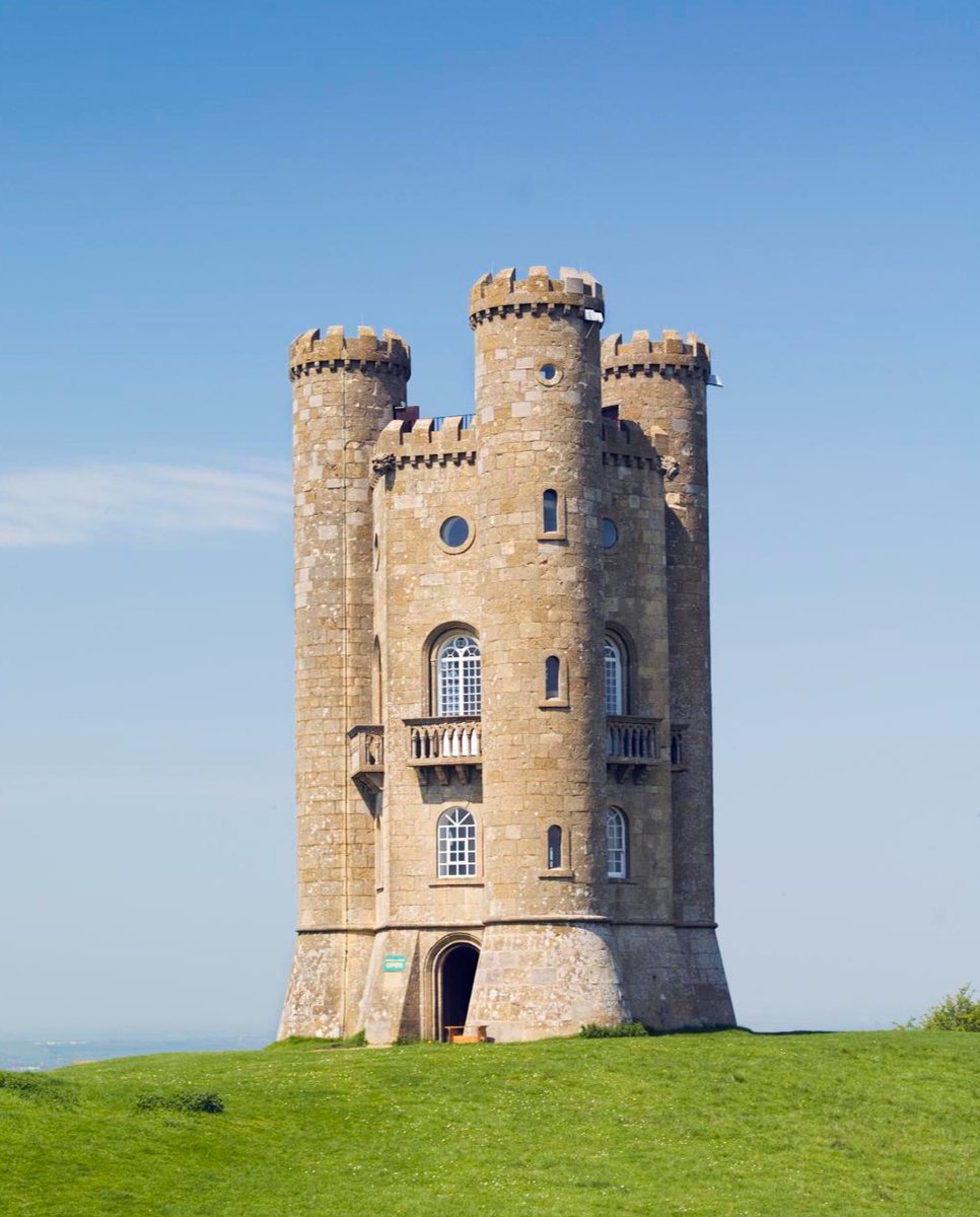 Who here has visited Broadway Tower? 🏰

The tower was built in 1798 by James Wyatt for Lord Coventry. It sits on Broadway Hill, at the second-highest point of the Cotswolds.

Among the people who stayed at the Tower were Edward Burne-Jones and William Morris.