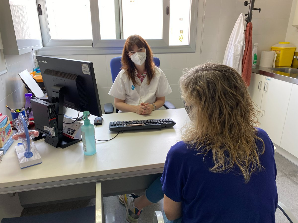 icscat's tweet photo. 👉 A l'Estat espanyol hi ha més de 9 milions de dones que estan en el període de la menopausa, però, només la meitat ha anat a ginecologia quan comença a experimentar els primers símptomes. #DiaMundialMenopausa https://t.co/NgTtYmD7Ni