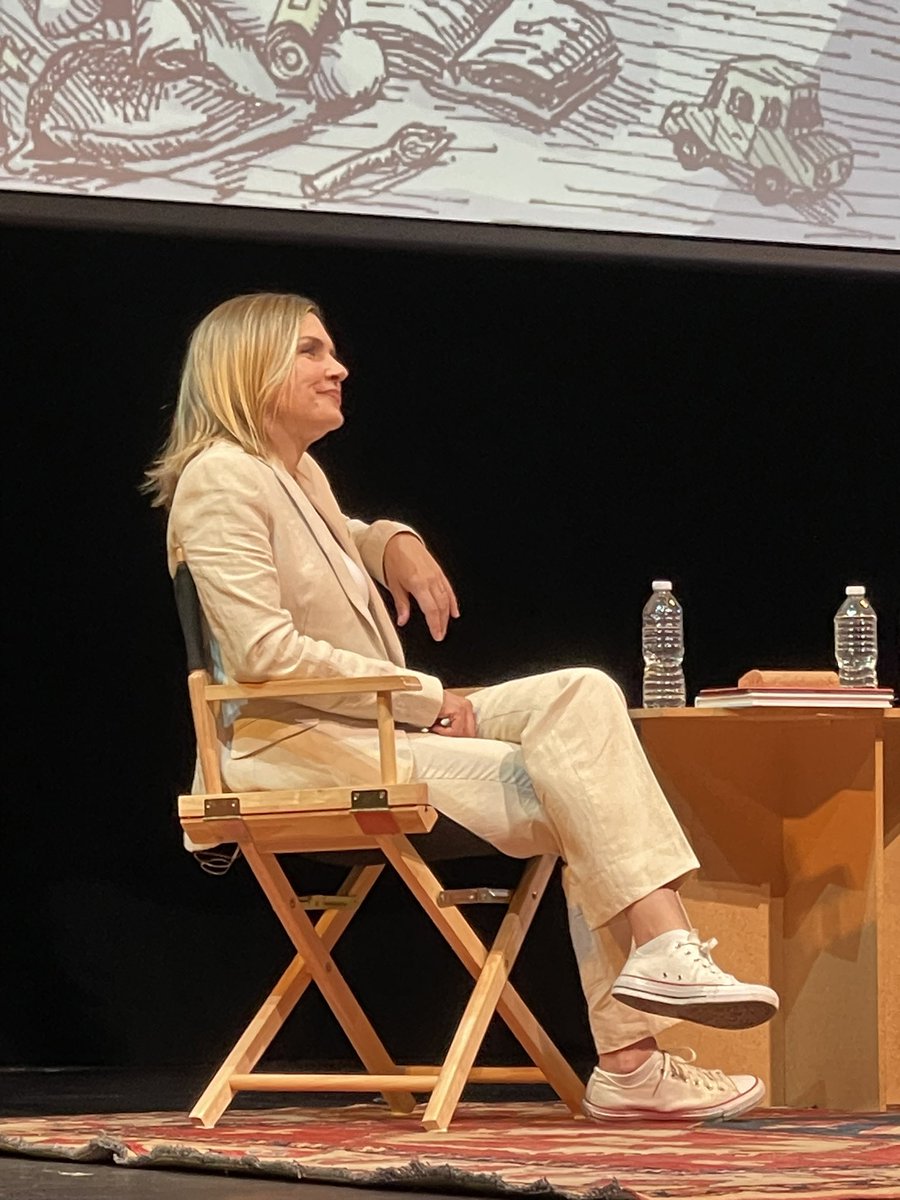rheangelseehorn's tweet photo. Rhea reading one of her favourite poems 'Lollygagging' from #Zilot last night 😍 https://t.co/UALAofOX9G