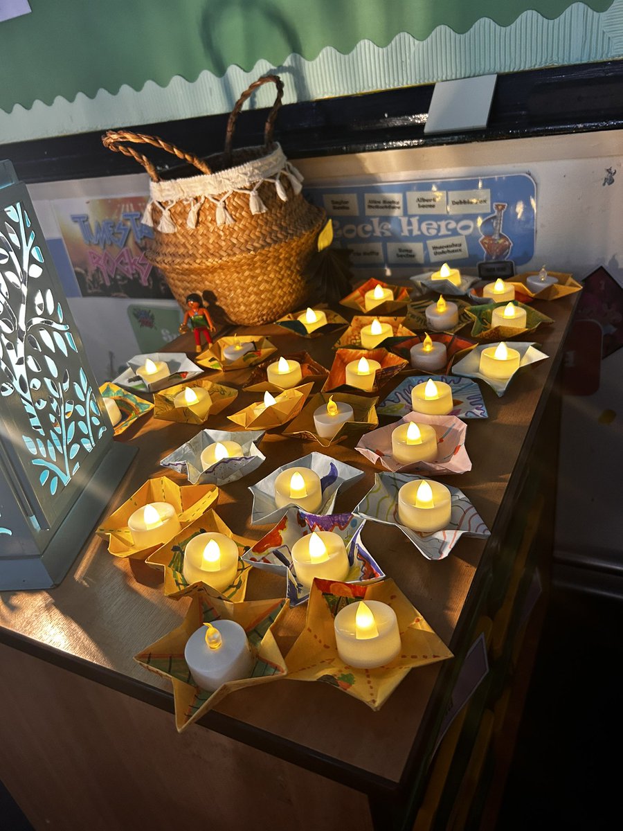 Some artwork that the children made yesterday for curriculum week 🤩🪔

Aside from the first half of the lesson being very confusing, the children had a great time 👍🏻