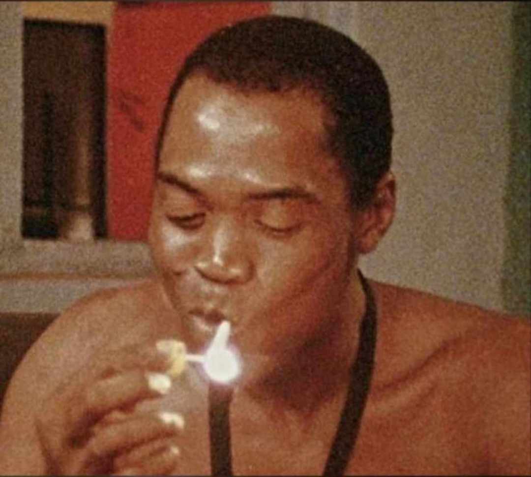 Painreal094's tweet photo. Hey you... Yes  you... 
Change that toothbrush now it is old https://t.co/m9e5m7attI
