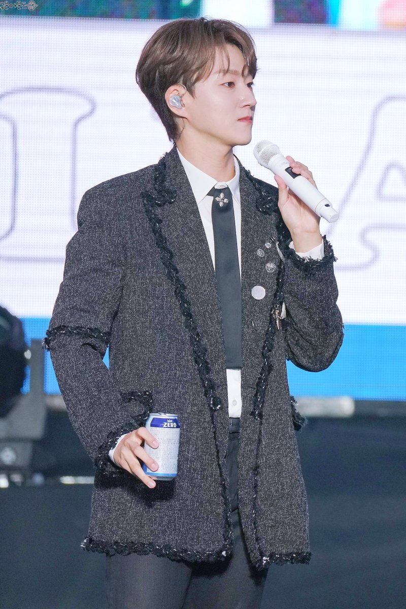 forealmond's tweet photo. 231015 포레스텔라 페스티벌
😻✨😻✨😻✨😻✨
#포레스텔라 #Forestella #조민규 https://t.co/B4kh8OS3pB