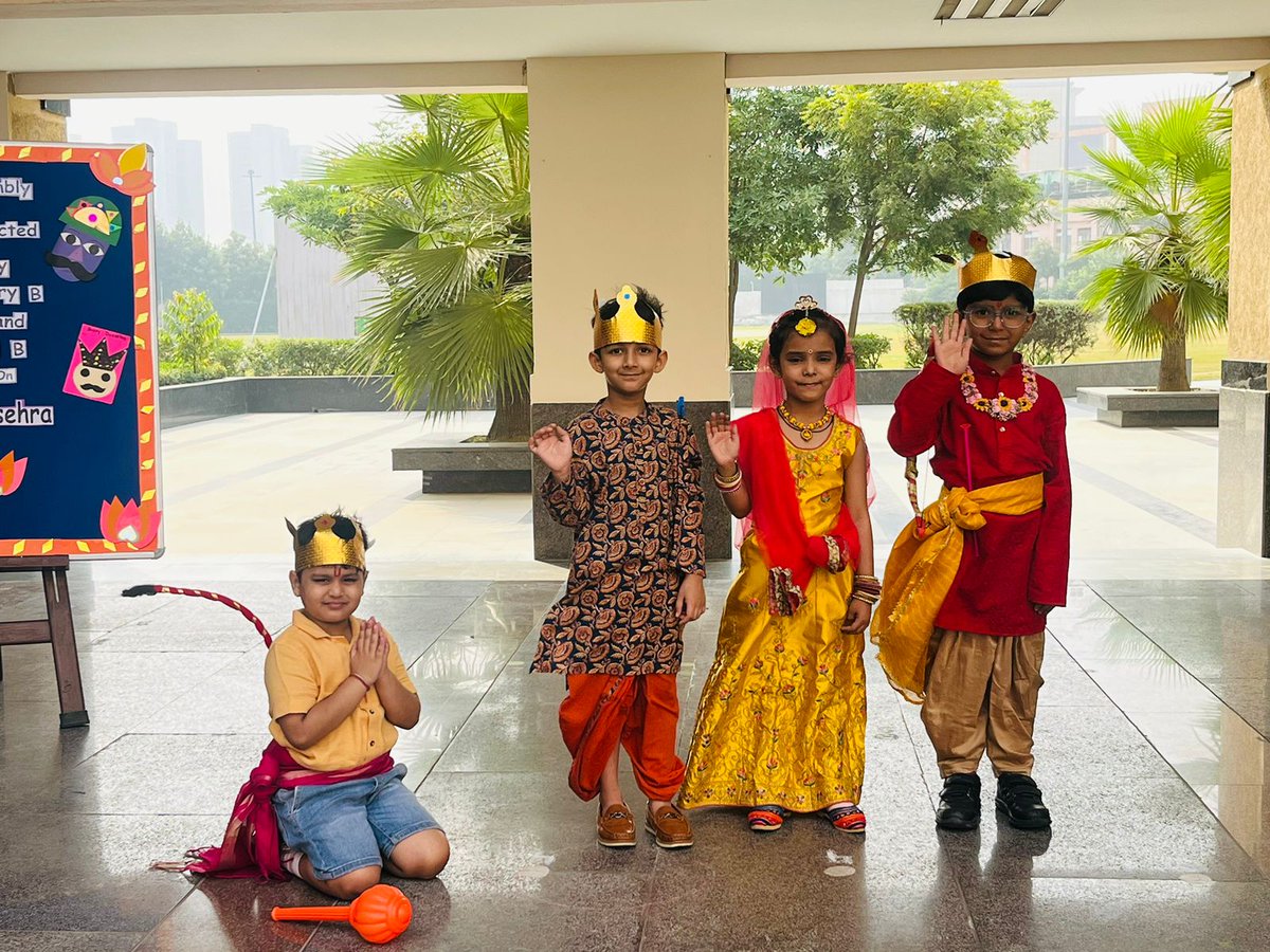 SchoolGyanshree's tweet photo. The Pre-Primary Wing at Gyanshree School celebrated Dussehra with great eagerness and joy. Shreeyans came dressed in colourful Indian traditional attire.
There was a Special Assembly in which Shreeyans of KG presented a skit in Hindi on the story of Ramayan. https://t.co/IIBSifzmdm