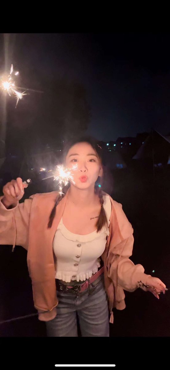 MSteins_Gate's tweet image. “此刻你原本的样子 便是最珍贵的存在”❤️
 #HBDKidult 🎂