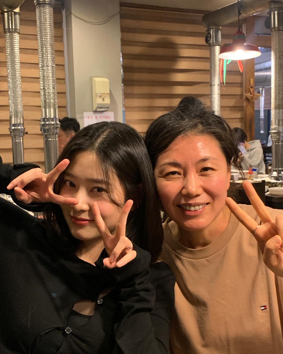 saveminju025's tweet photo. 청설 종방연 민주🤍 https://t.co/EpIyz5rsE8