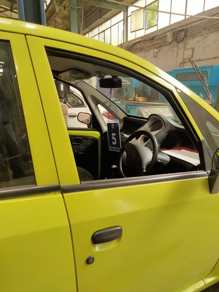 rsmtweeting's tweet photo. @TataMotors 
I have come to Tata Service Centre at Dulichand Motors Pvt Ltd.
I have come here at 8:45am, probably one of the first 5 cars. The office starts at 9:30am, and I am attended at 10:15am, its 12noon now i still haven't got an estimation for the work. https://t.co/QTm3PLNzX0