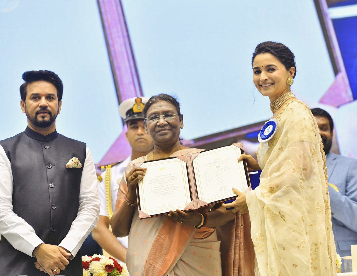 Shreya Talukdar (@shreyatalukdar9) on Twitter photo Congrats <a href="/aliaa08/">Alia Bhatt</a> for winning the best actress award at the national film awards ❤️.
National Award Winner Alia ❤️. Congrats <a href="/aliaa08/">Alia Bhatt</a> for winning the best actress award at the national film awards ❤️.
National Award Winner Alia ❤️.