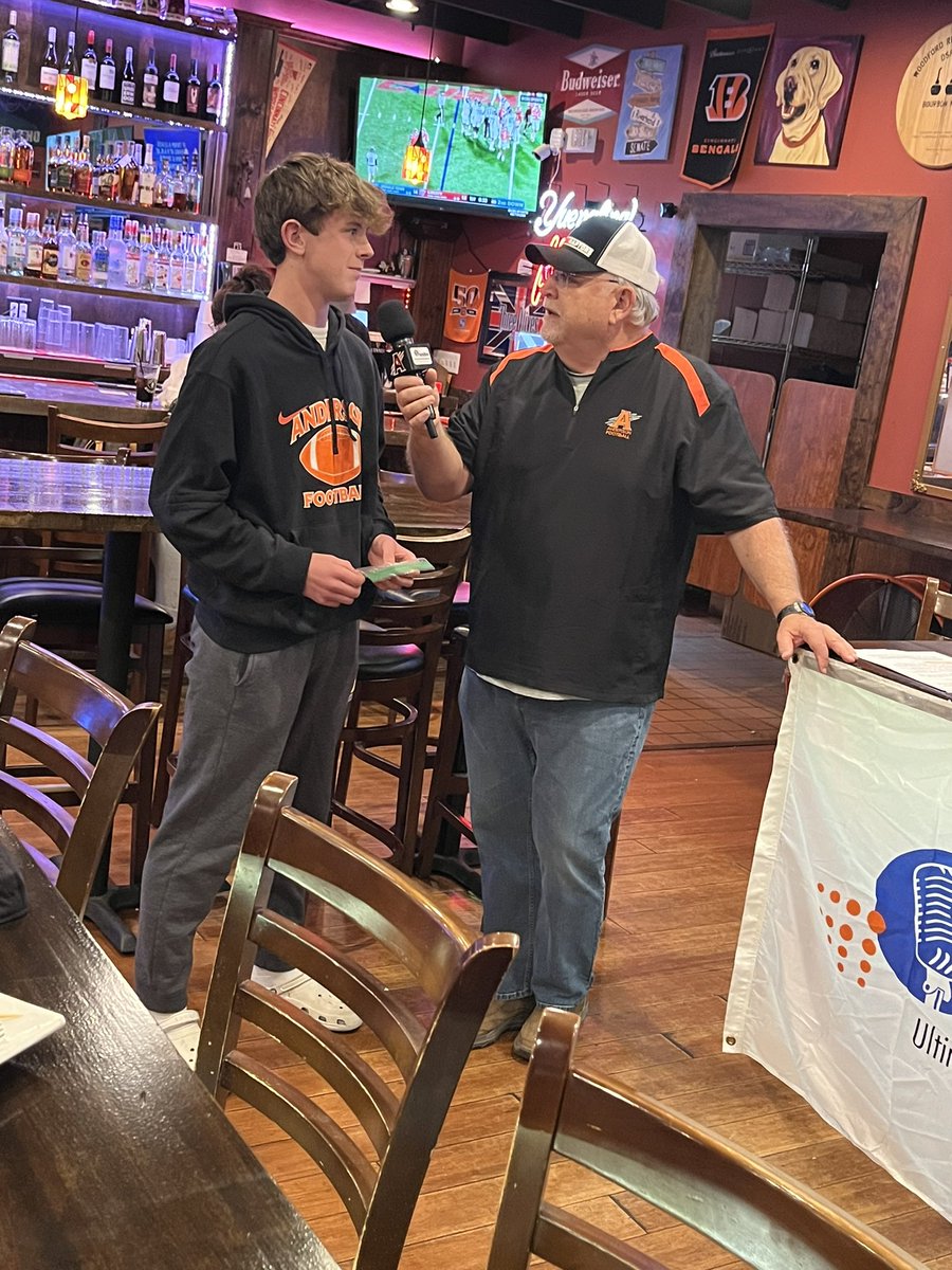 AHS_TDClub's tweet photo. ⭐️ Congrats @_AHS_Football JV and Freshman Players of the Week:
🏈JV Offense: @Braydo03
💪🏼JV Defense: Eddie Sabla
🏈Freshman: @CarsonGlen1
🎙️Recognized by @usbnsports crew tonight at the #RaptorRecap sponsored by @CinfedCU 🏦
#WorkWins https://t.co/09v4stoLi9