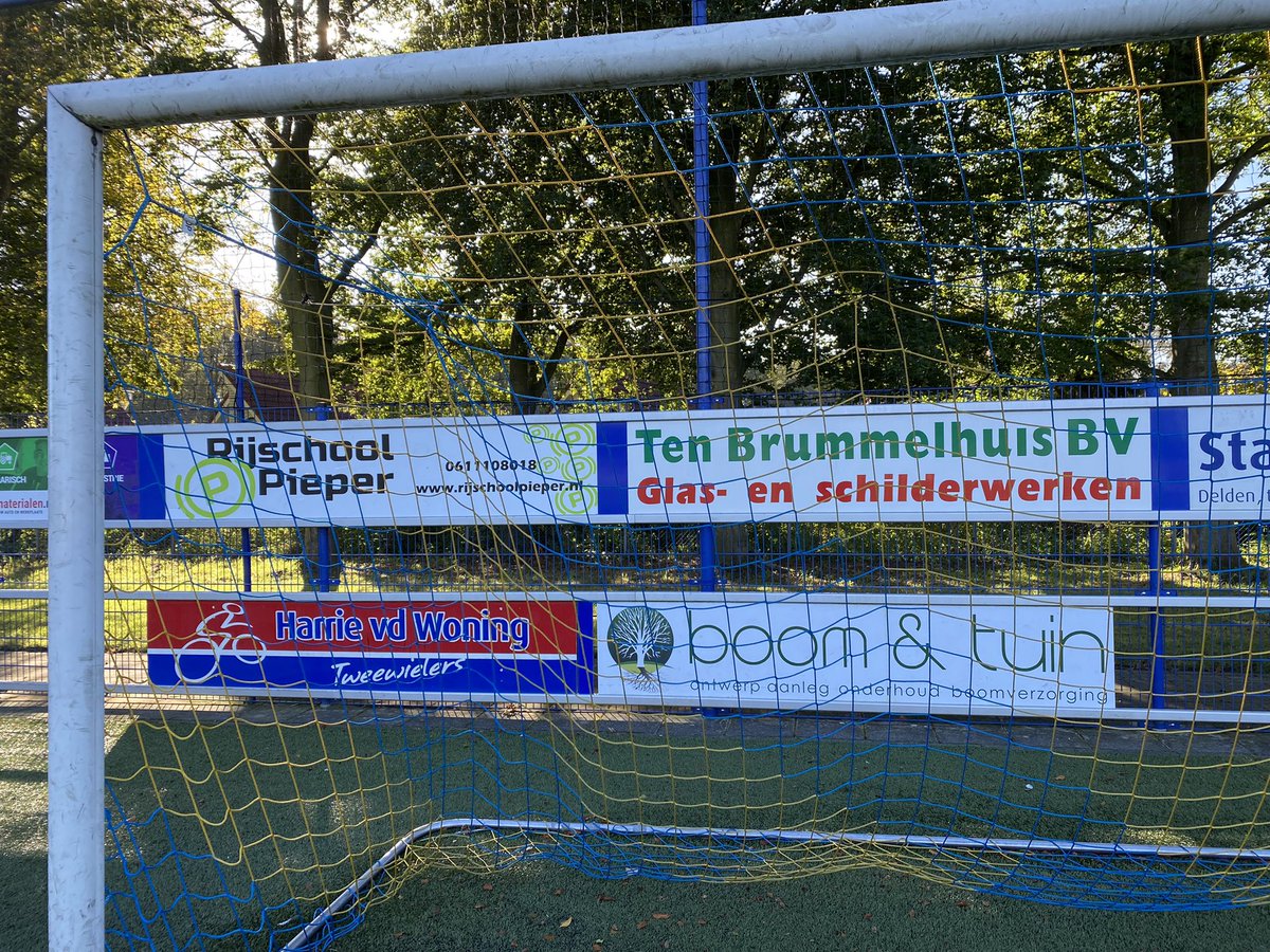 Sportsign's tweet photo. Bij @SVDelden hebben we de afgelopen periode vele #reclameborden mogen leveren. Hieronder een kleine impressie #boarding #stellage #Sign #bezorgservice #Delden https://t.co/goFnIxhwhe