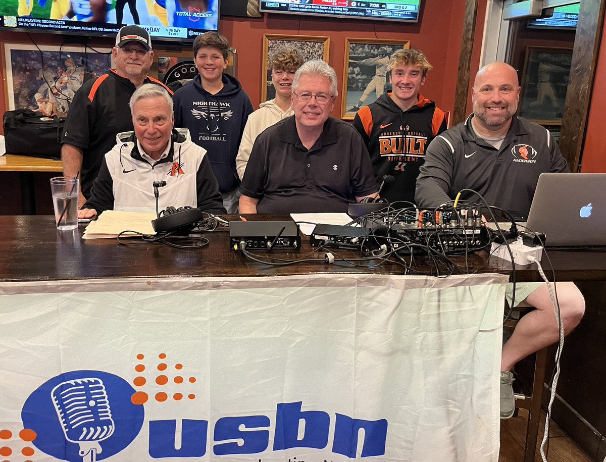 AHS_TDClub's tweet photo. ⭐️Congrats to #FutureRaptors of the week from @NagelMSBLUEFB and @Nagel8football :
7️⃣th: Jacob Pratt
8️⃣th: Kenneth Purden
🎙️Recognized during tonight’s @usbnsports broadcast of the #RaptorRecap sponsored by @CinfedCU 🏦
#FutureisBrightonForestRoad https://t.co/kcQJtCCVsP