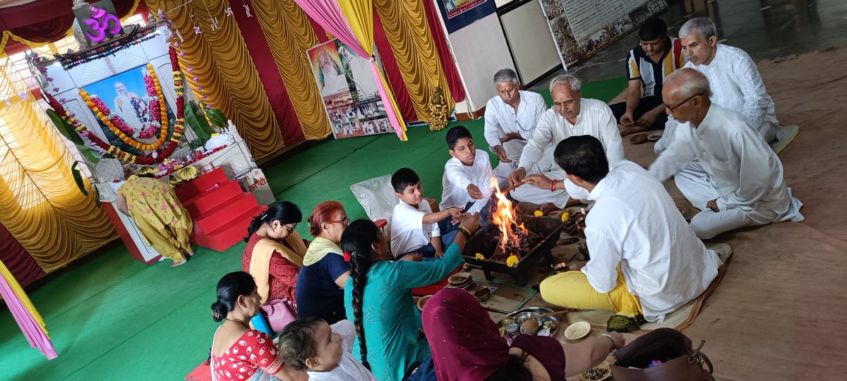 AshramBlr's tweet photo. Disciples of Sant Shri Asharamji Bapu have enthusiastically celebrated #AtmaSakshatkarDiwas of Pujya Bapuji.
Nationwide Celebration was done by #Ashram #Bengaluru too on 16.10.23 for Spiritual Awakening &amp; enlightenment.
Glimpses of #60thSelfRealizationDay.
https://t.co/XfGhCzuija https://t.co/d6Rx2Ou7EL