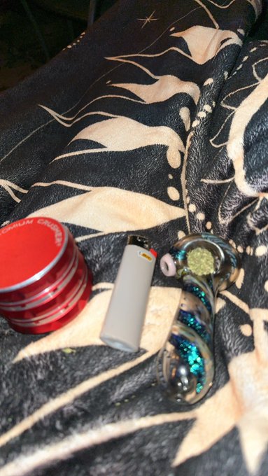 I smoke alone ☮️ https://t.co/g035BN3Kqe