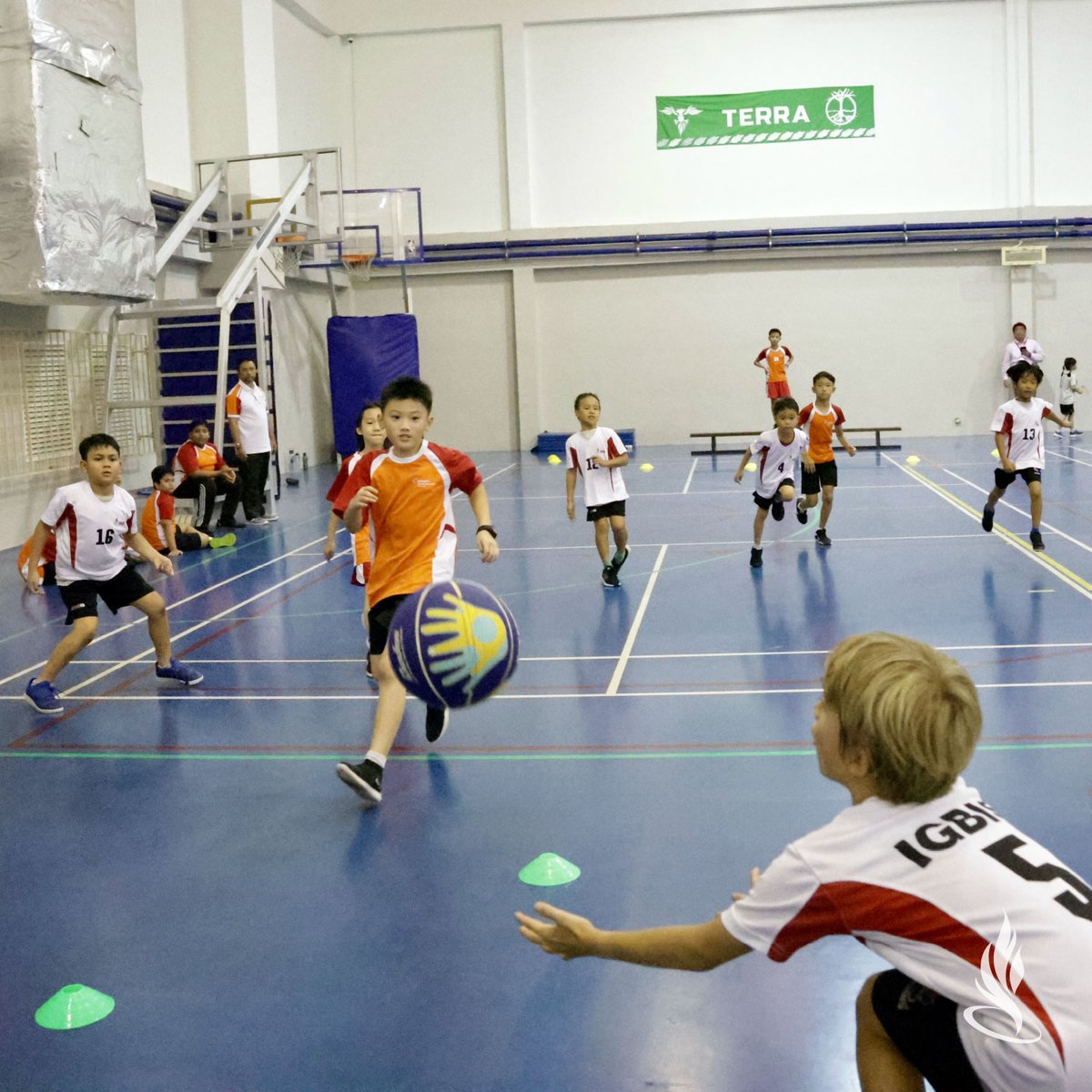IGBintschool's tweet photo. 🌟 Our school just hosted the first of many sports tournaments for this academic year, kicking things off with the #KLSL U9 #Benchball #Tournament and it was an action-packed day!
It was a memorable day for all involved. 👏🔥
#IGBIS #Sports https://t.co/qOrrACrYBl