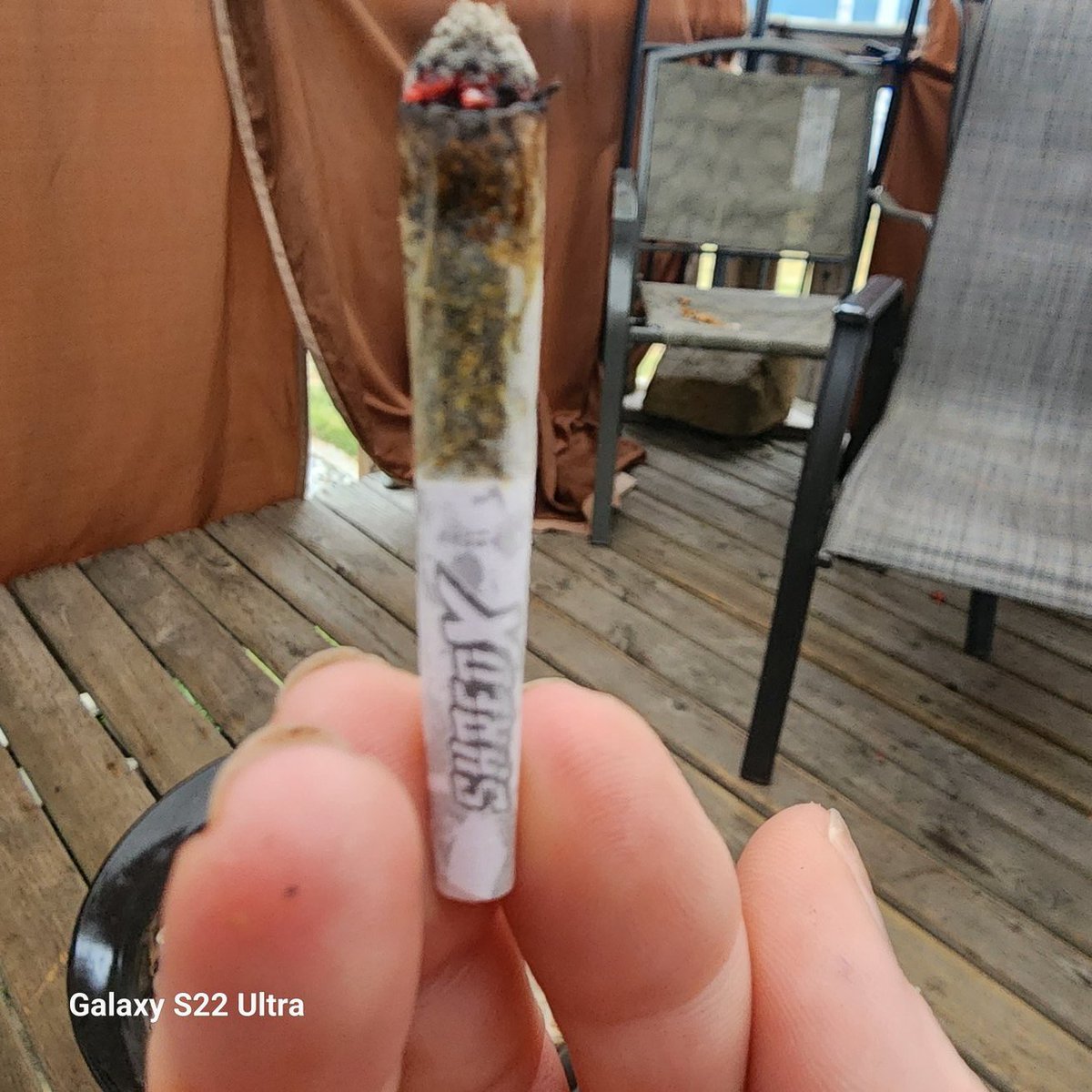 Happy 5 year Cannaversary Canada 🇨🇦  Cheerz !!! #puffpuffpass #smokewithme
#CannabisCommunity 
#Mmemberville 
#CannaFamily