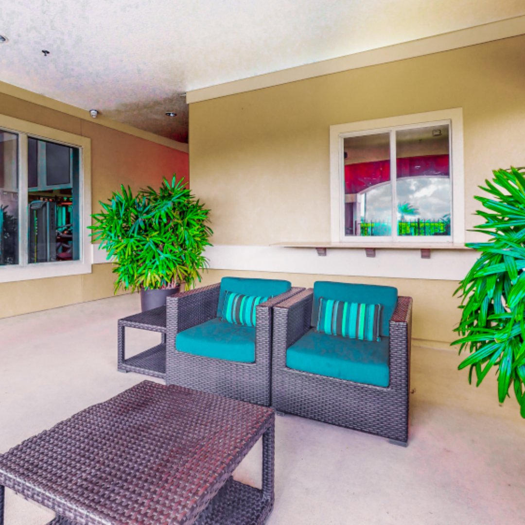 ReserveBeachlin's tweet image. Fall into coziness 🔥 There's nothing like the crisp autumn air at our outdoor lounge to make your evenings unforgettable. Grab a blanket, a cup of cocoa, and let the conversations begin🍂
▪️
▪️
#OrlandoApartments #reserveatbeachline #fallbliss #apartmentliving